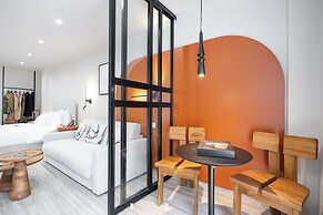 Finders Ermou Suites