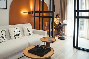 Finders Ermou Suites