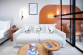 Finders Ermou Suites