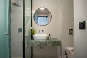 Aurora Living - Adults Only