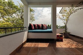 Arahtis Lake Villa