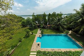 Arahtis Lake Villa