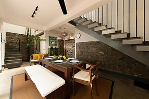 Arahtis Lake Villa