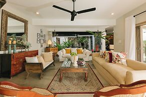 Arahtis Lake Villa