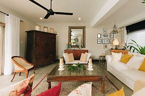 Arahtis Lake Villa