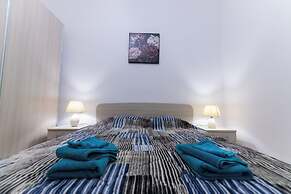 Seaside Cosy Maisonette- 2 mins from sea