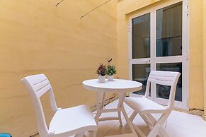 Seaside Cosy Maisonette- 2 mins from sea