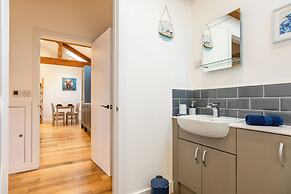 Beautiful 2 Bedroom Barn in Cerney Wick
