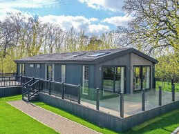 Isca Lodge - With Decking