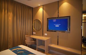 Lush Premier Hotel