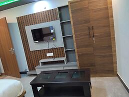 Hotel 7R Residency