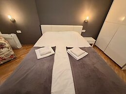 Orange Central Suites