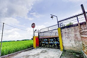 OYO 90303 Cafe & Homestay Kolam Pancing