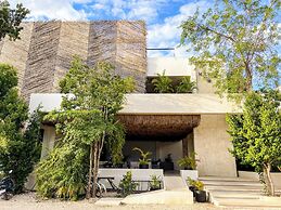 Modern Retreat near Aldea Zama