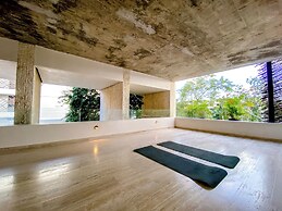 Modern Retreat near Aldea Zama