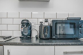 Modern 1 Bed - Near City Centre