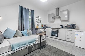 Modern 1 Bed - Near City Centre