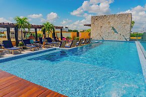 Lunada Bright Stay with Rooftop