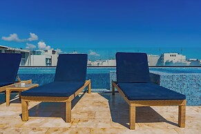 Lunada Bright Stay with Rooftop