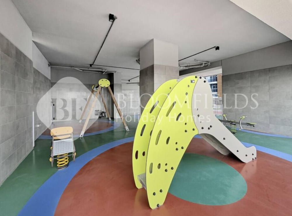 1306 Bloomfields Casual STU Elite Tower