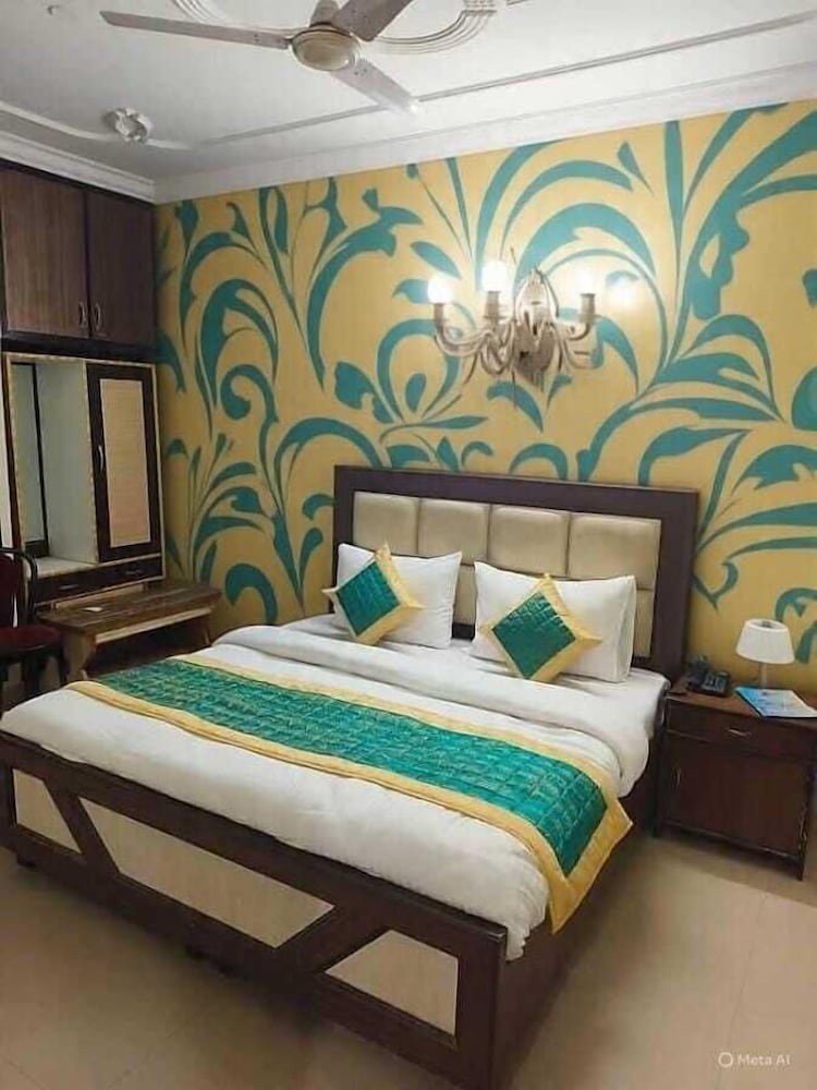 Airport hotel Mayank plaza