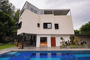 Casa Luan Alberca & Amenidades en Sumiya