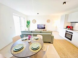 Warm&Bright 1BR w terrace&parking