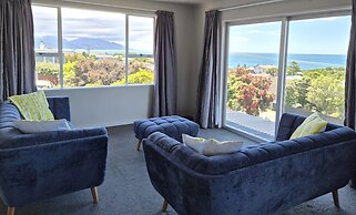 Ocean & Mountain Views 3-bedroom Home