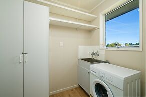 Ocean & Mountain Views 3-bedroom Home