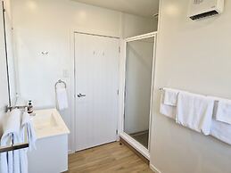 Ocean & Mountain Views 3-bedroom Home