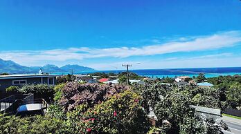 Ocean & Mountain Views 3-bedroom Home