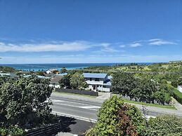 Ocean & Mountain Views 3-bedroom Home