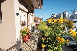 Sunrise Suite Olympiada - Luxury Beachfront Escape