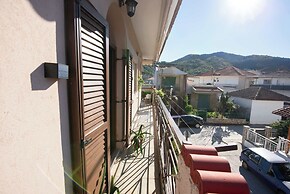 Sunrise Suite Olympiada - Luxury Beachfront Escape