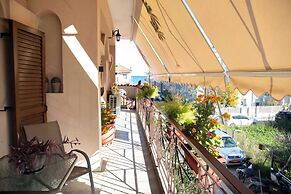 Sunrise Suite Olympiada - Luxury Beachfront Escape