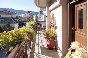 Sunrise Suite Olympiada - Luxury Beachfront Escape