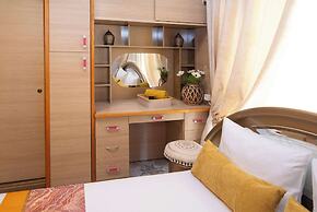 Sunrise Suite Olympiada - Luxury Beachfront Escape