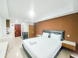 Homey Studio Apartment At Mansyur Residence