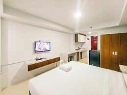 Homey Studio Apartment At Mansyur Residence
