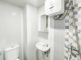 Homey Studio Apartment At Mansyur Residence