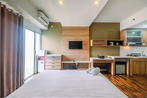 Modern And Cozy Studio Park View Condominium Apartment