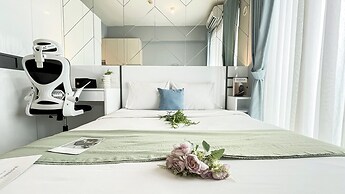 Strategic And Homey Studio At Apartment Sky House Bsd