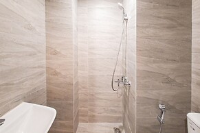 Good And Comfy Studio At Collins Boulevard Apartment
