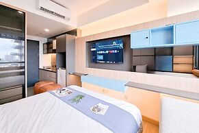 Good And Comfy Studio At Collins Boulevard Apartment