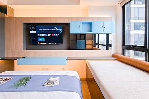 Good And Comfy Studio At Collins Boulevard Apartment