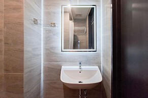 Trendy Studio At Collins Boulevard Apartment