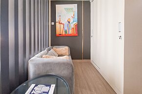 Strategic Studio At Apartment Collins Boulevard