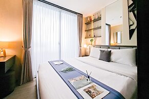 Strategic Studio At Apartment Collins Boulevard