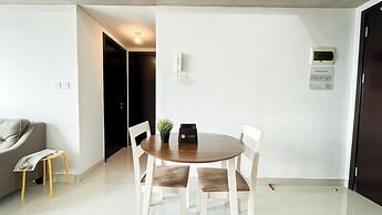 Brown Accent 2Br At Apartment Casa De Parco