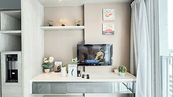 Brown Accent 2Br At Apartment Casa De Parco